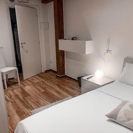 B&B Ma'Delina Settimo Milanese Luaran gambar