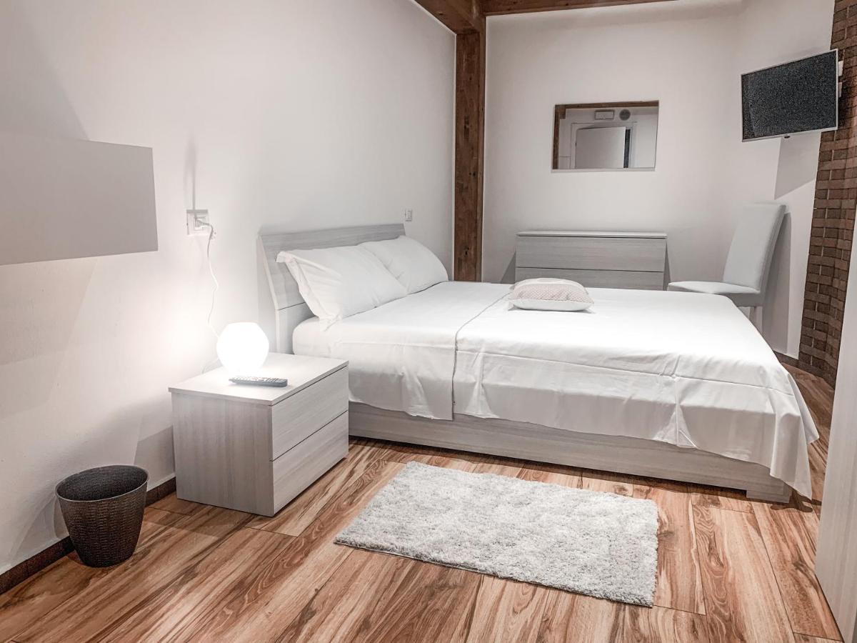 B&B Ma'Delina Settimo Milanese Luaran gambar