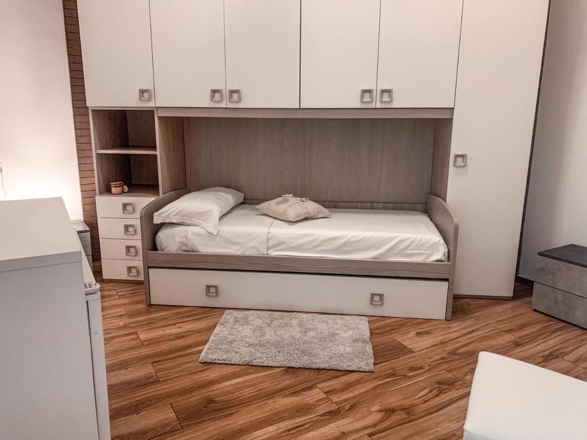 B&B Ma'Delina Settimo Milanese Luaran gambar