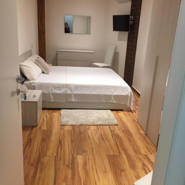 B&B Ma'Delina Settimo Milanese Luaran gambar